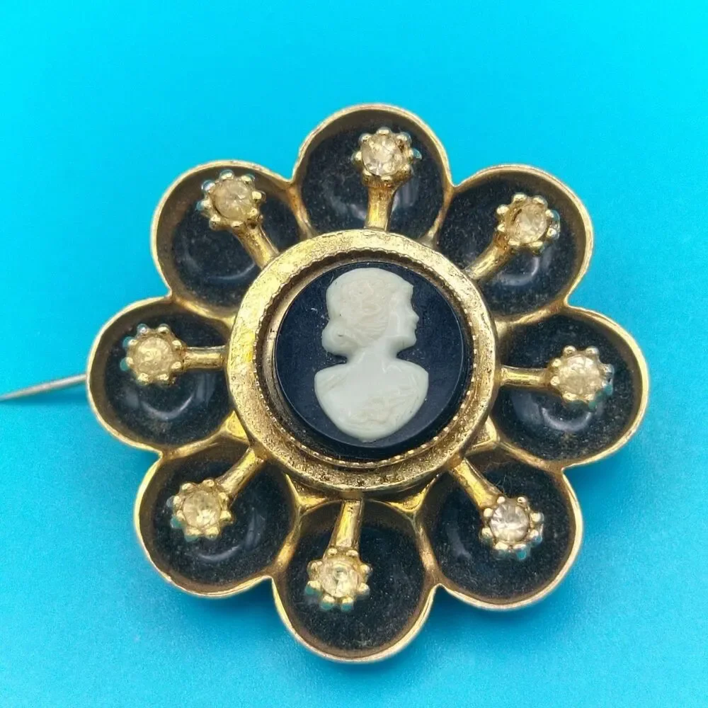 Vintage Coro Cameo Brooch Pin Gold Tone Flower Design Rhinestone Accents